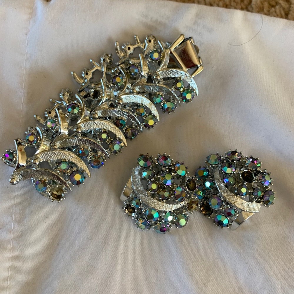 Jewelry - Picture 3 of 16